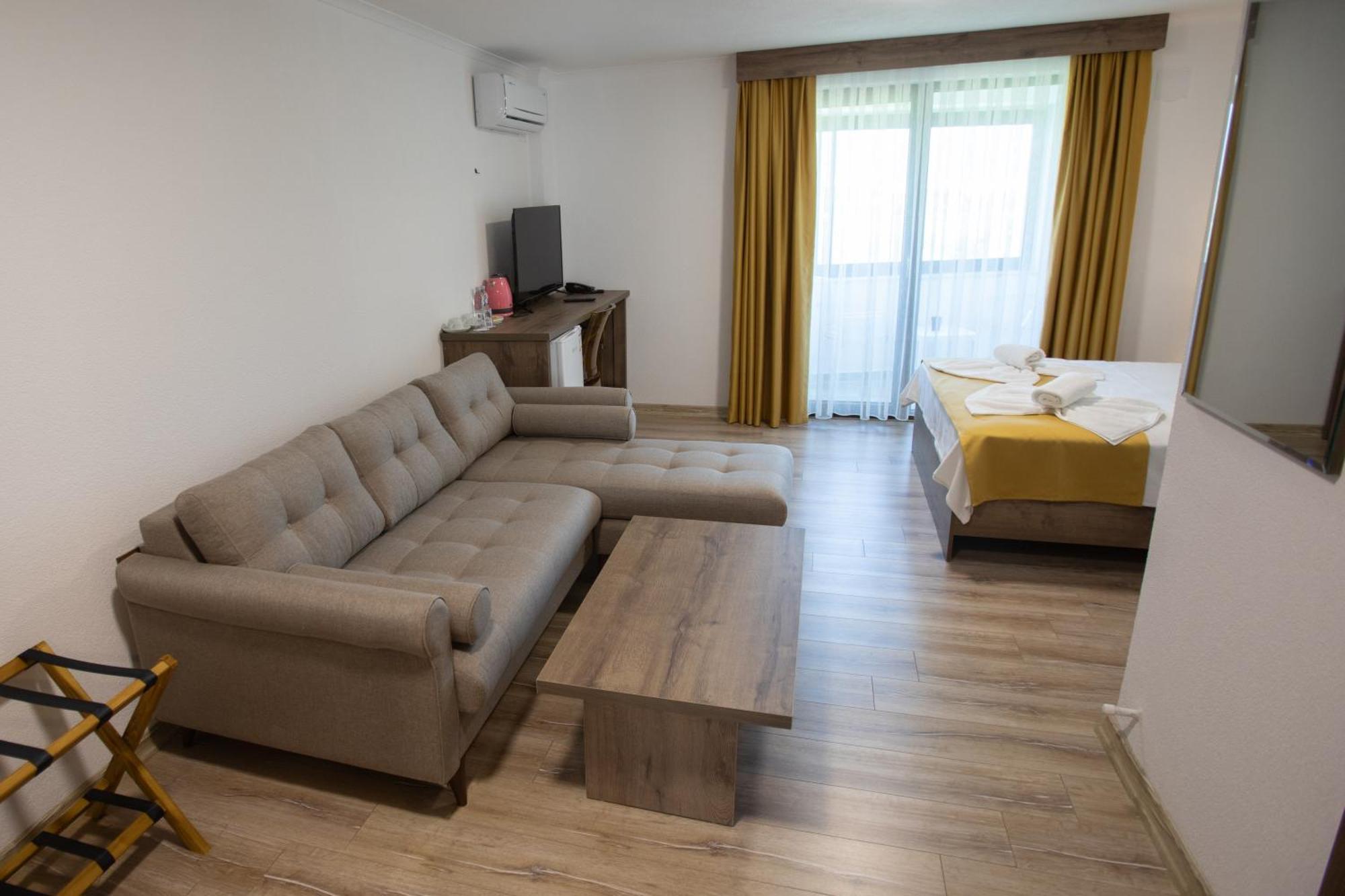 E87 Highway Otel Burhaniye Exterior photo